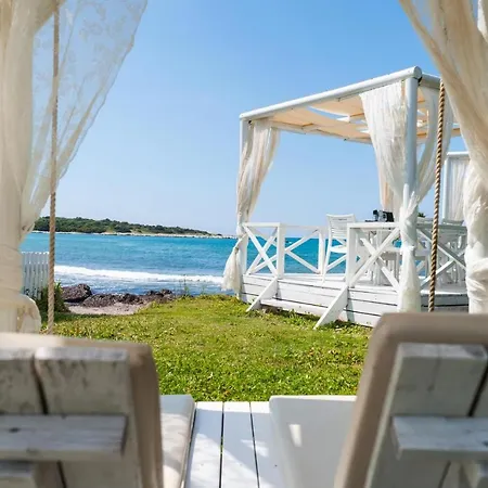 Dom wakacyjny Neptune Sea House - Beachfront *